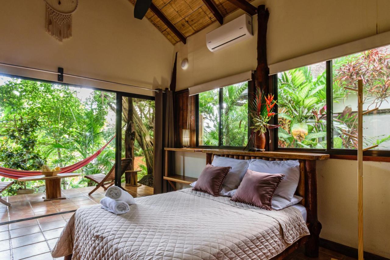 Funky Monkey Lodge Playa Santa Teresa  Экстерьер фото