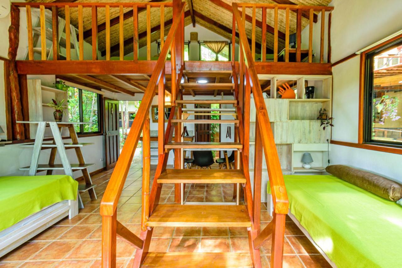 Funky Monkey Lodge Playa Santa Teresa  Экстерьер фото