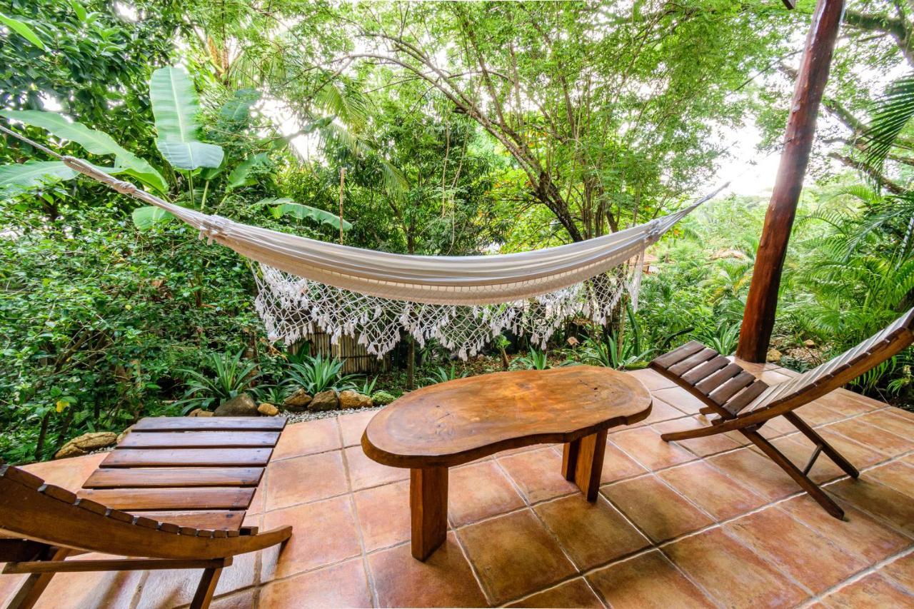 Funky Monkey Lodge Playa Santa Teresa  Экстерьер фото