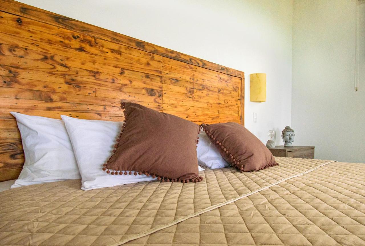 Funky Monkey Lodge Playa Santa Teresa  Экстерьер фото
