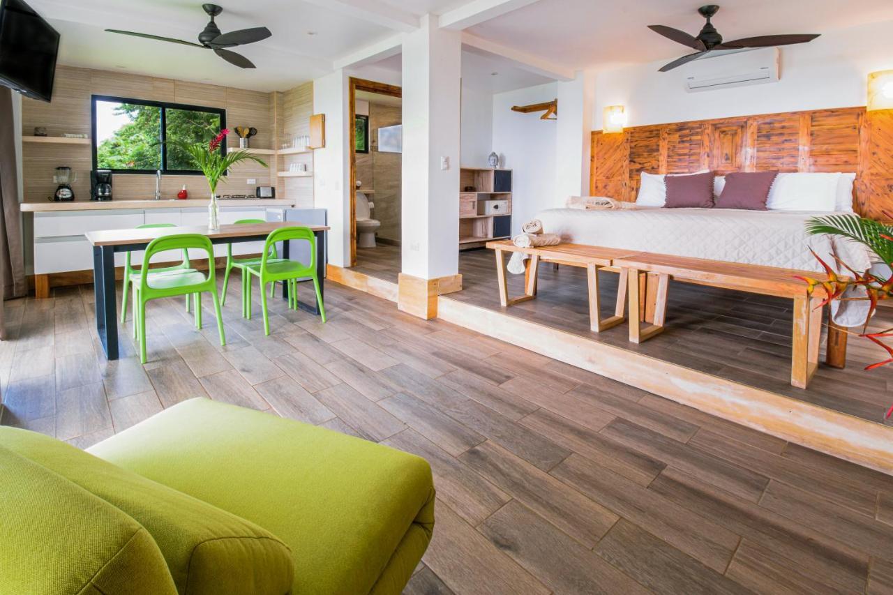 Funky Monkey Lodge Playa Santa Teresa  Экстерьер фото