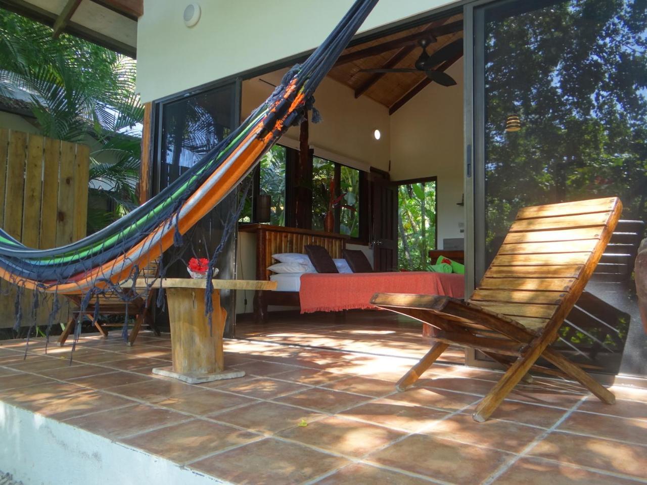 Funky Monkey Lodge Playa Santa Teresa  Экстерьер фото