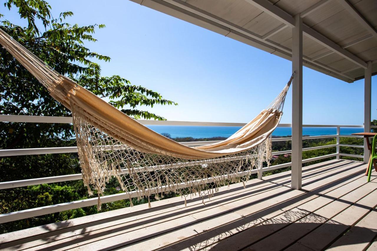 Funky Monkey Lodge Playa Santa Teresa  Экстерьер фото